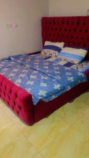 Service apartment